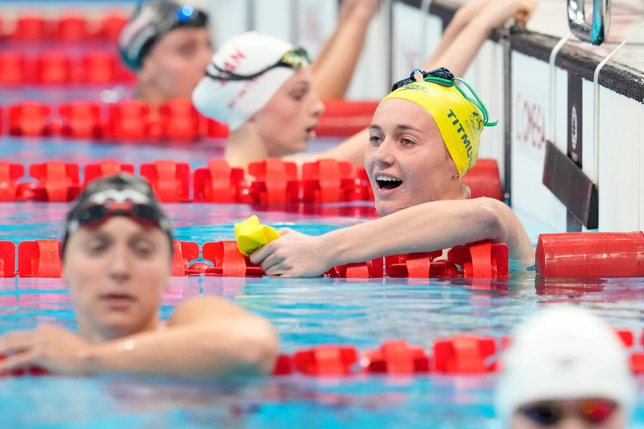 Tokyo 2020 Olympics - Swimming - Women's 400m Freestyle - Final - Tokyo Aquatics Centre - Tokyo, Japan - July 26, 2021. Ariarne Titmus of Australia and Kathleen Ledecky of the United States after the event REUTERS/Aleksandra Szmigiel