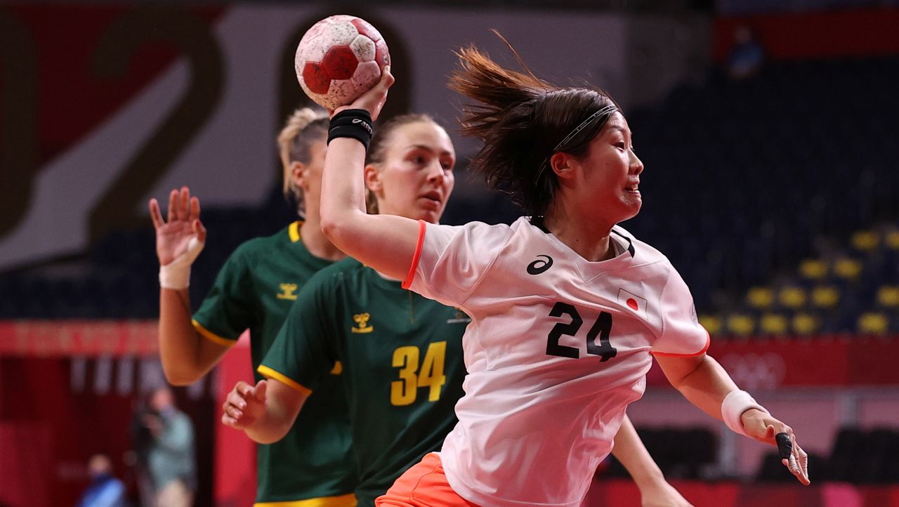 Tokyo 2020 Olympics - Handball - Women - Group A - Japan v Montenegro - Yoyogi National Stadium - Tokyo, Japan - July 27, 2021. Nozomi Hara of Japan in action REUTERS/Gonzalo Fuentes
