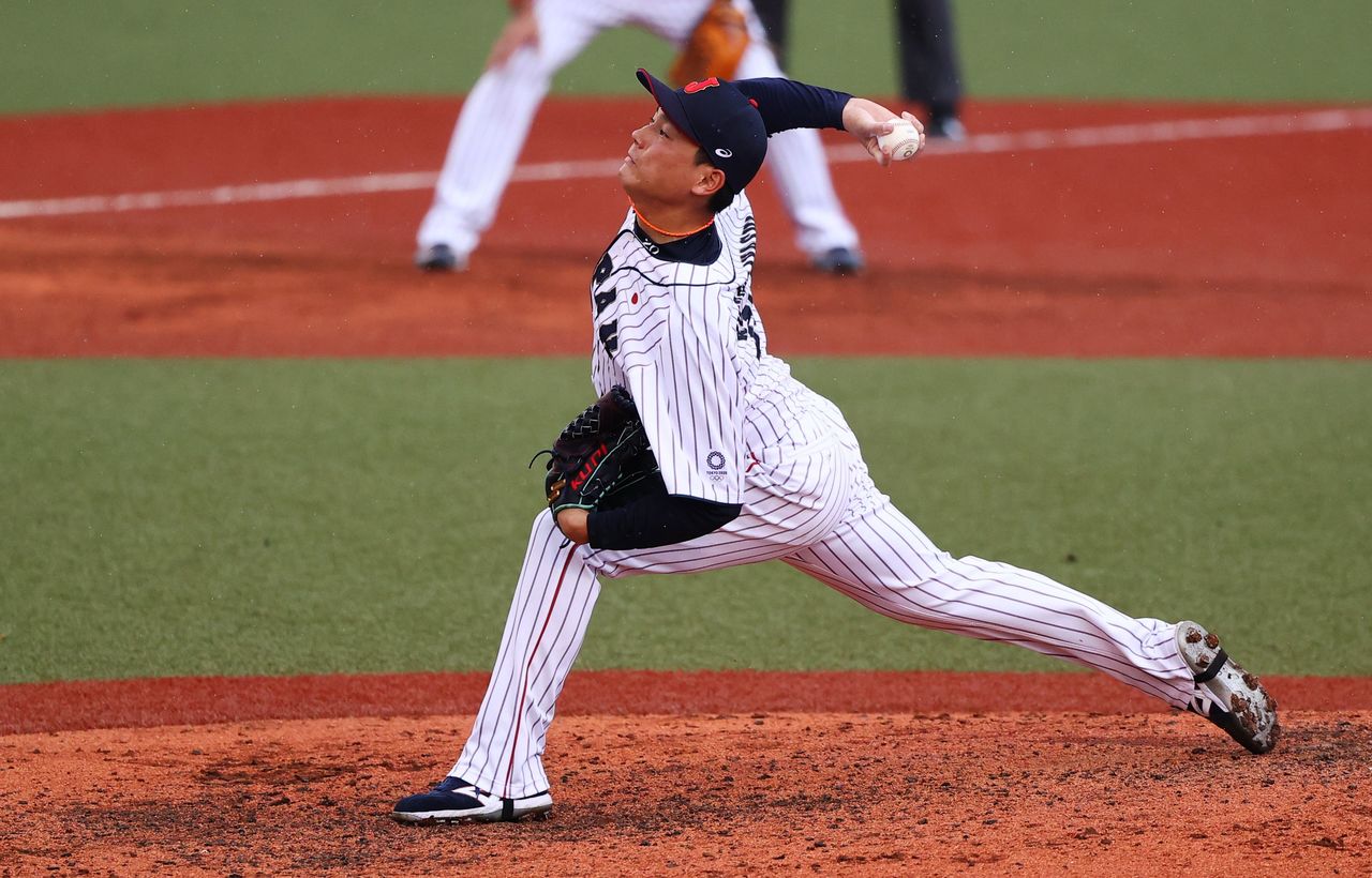 Tokyo 2020 Olympics - Baseball - Men - Opening Round - Group A - Dominican Republic v Japan - Fukushima Azuma Baseball Stadium, Fukushima, Japan – July 28, 2021. Ryoji Kuribayashi of Japan in action. REUTERS/Jorge Silva