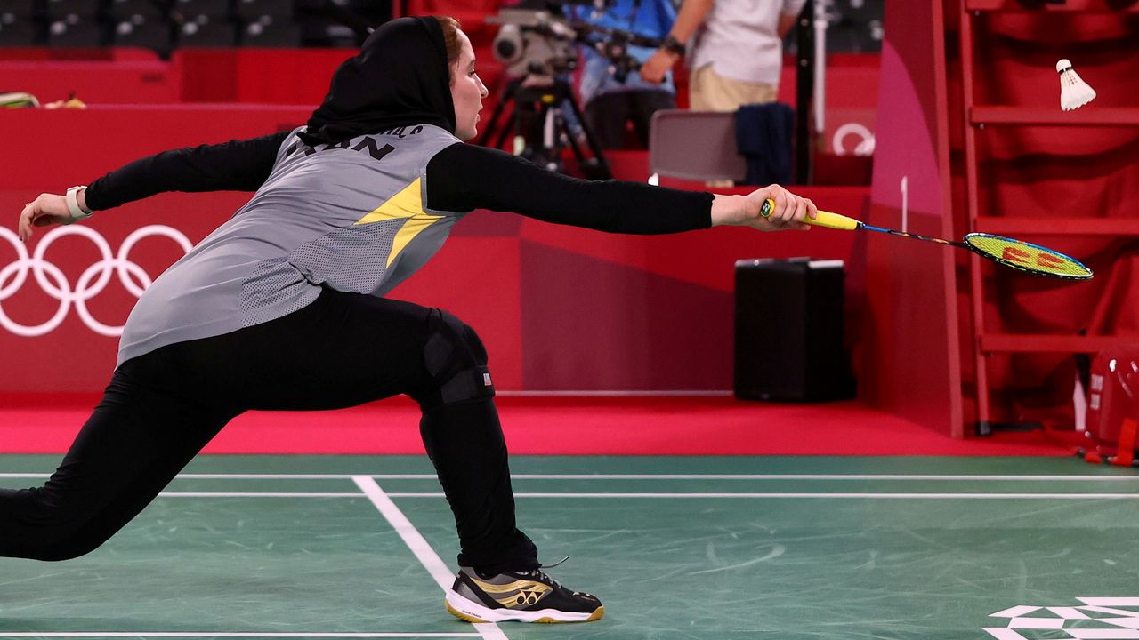 Tokyo 2020 Olympics - Badminton - Women's Singles - Group Stage - MFS - Musashino Forest Sport Plaza, Tokyo, Japan – July 28, 2021. Soraya Aghaeihajiagha of Iran in action during the match against He Bingjiao of China. REUTERS/Leonhard Foeger/File Photo