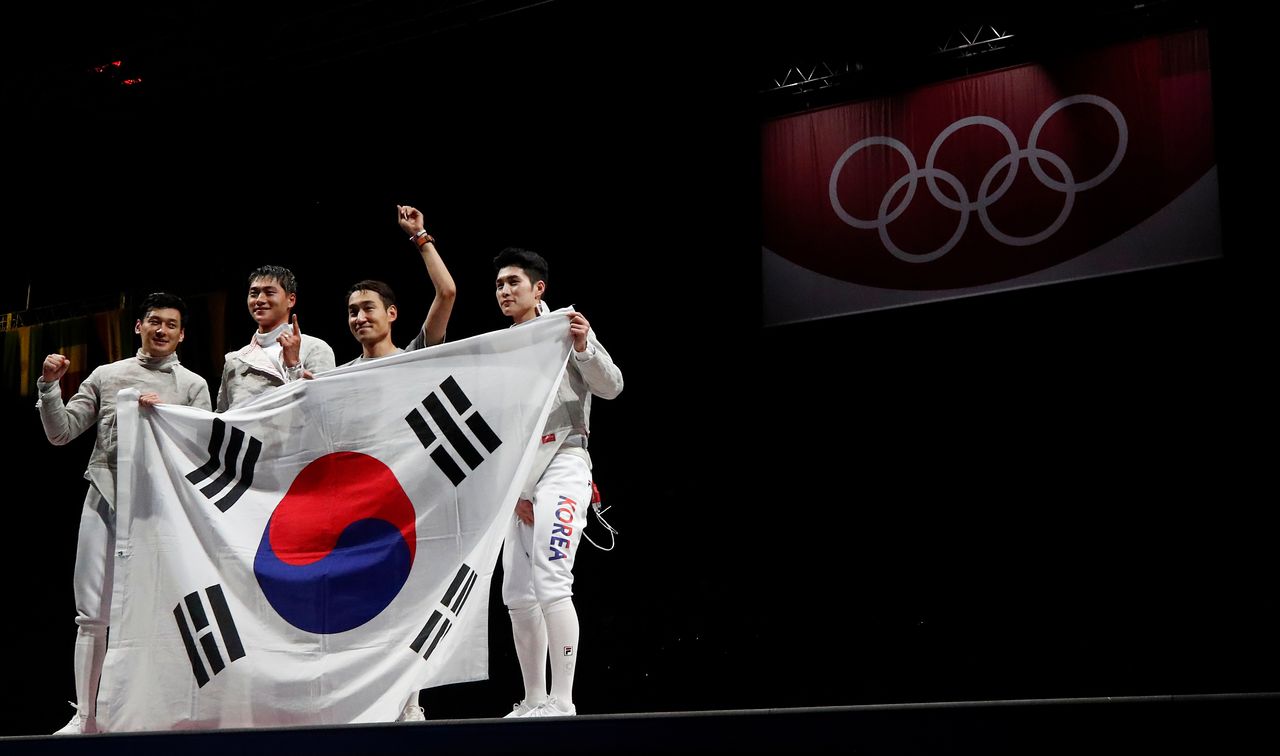 Olympics-Fencing-South Korea wins gold in men’s sabre team final