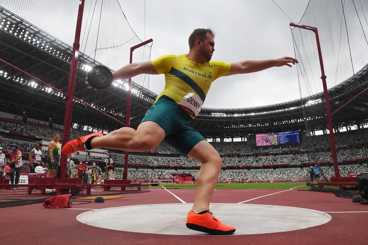 Olympics-Athletics-Denny finds his way back to qualify for discus final ...
