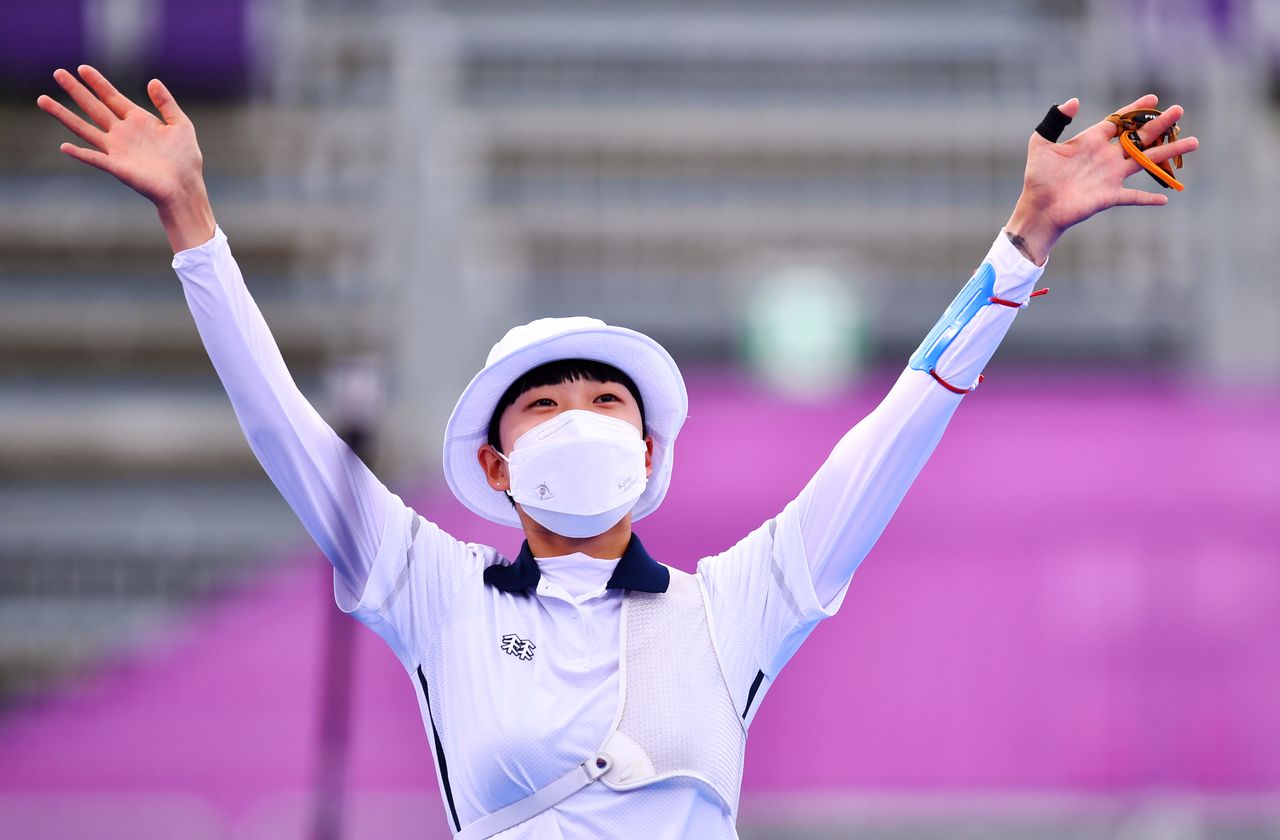 Tokyo 2020 Olympics - Archery - Women's Individual - Gold medal match - Yumenoshima Archery Field, Tokyo, Japan - July 30, 2021. An San of South Korea celebrates after winning gold REUTERS/Clodagh Kilcoyne