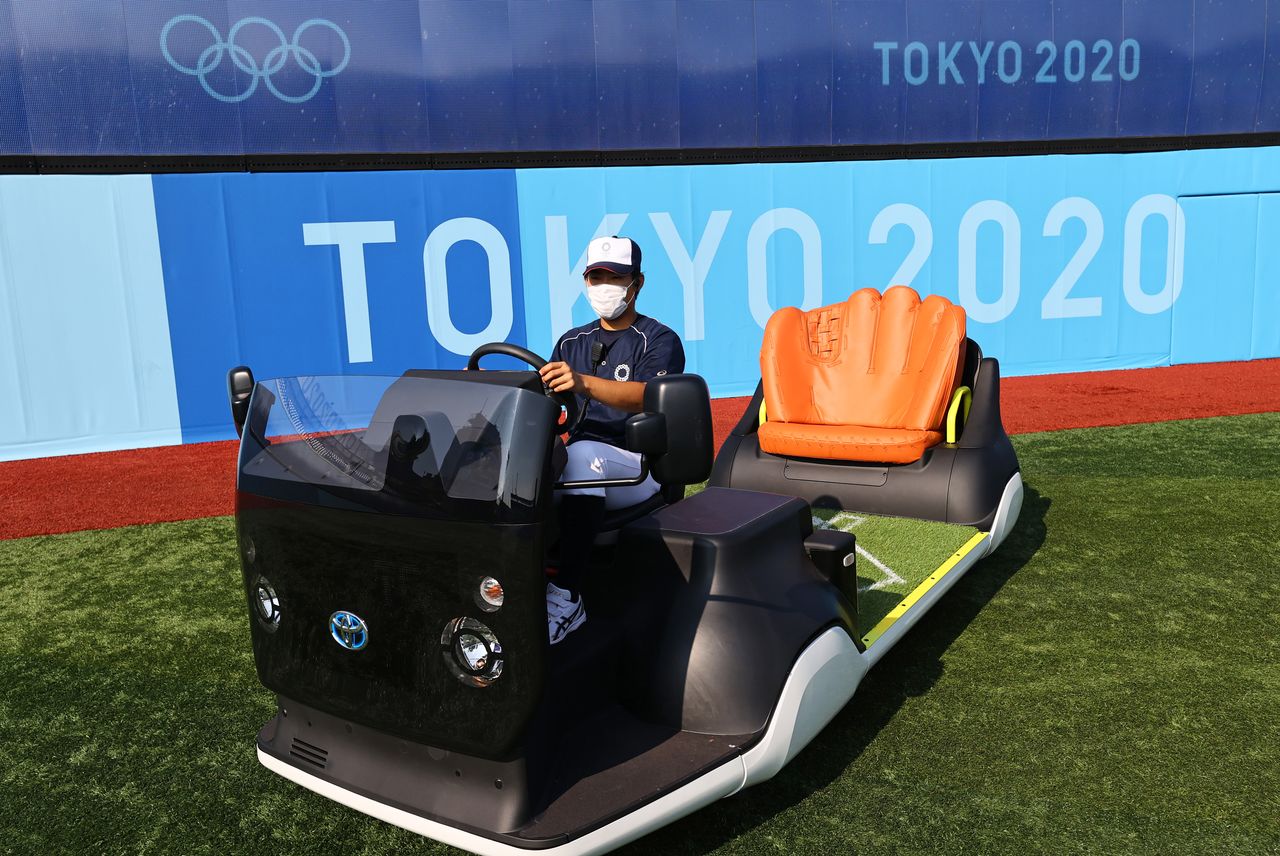 The bullpen cart is seen at Yokohama Baseball Stadium during the Tokyo 2020 Olympic Games, in Yokohama, Japan July 31, 2021. REUTERS/Jorge Silva