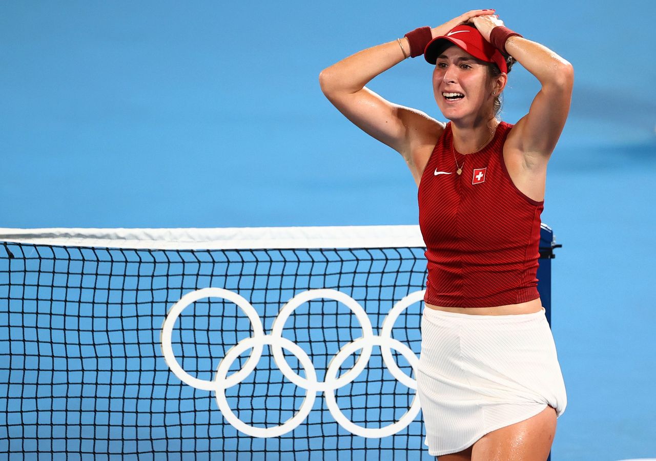 Olympics-Swiss Bencic beats Vondrousova to win womens singles gold Nippon