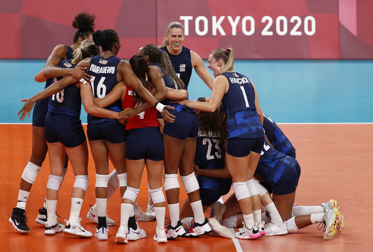 Olympics-Volleyball-U.S. set up final with Brazil by beating Serbia ...