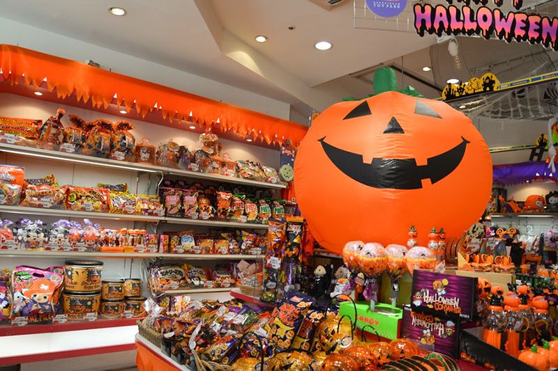 Halloween In Japan Costumes Candy And Star Wars Nippon Com