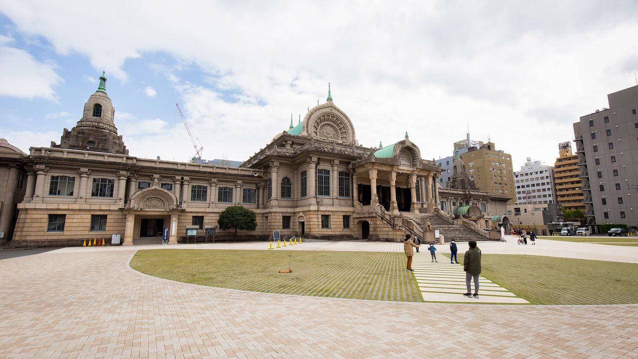 El templo Tsukiji Honganji un lugar de Tokio para conocer el budismo Nippon foto