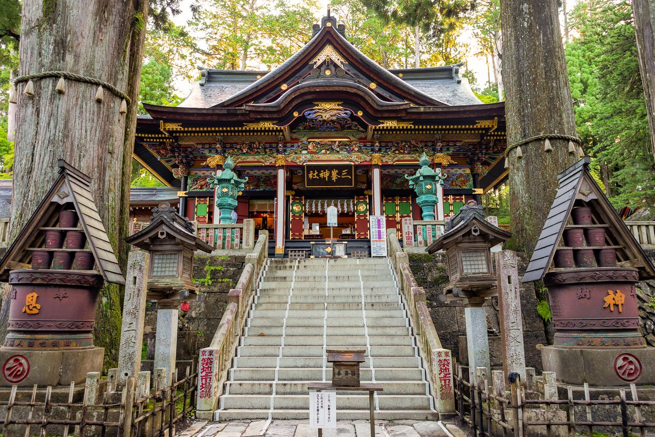 El santuario de Mitsumine está ganando popularidad gracias a la energía espiritual que se supone que habita este lugar. (Imagen de la Asociación de Industrias Turísticas de la Prefectura de Saitama)
