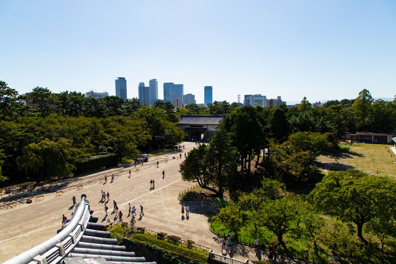La vista hacia la estación de Nagoya desde la atalaya de la esquina suroeste.