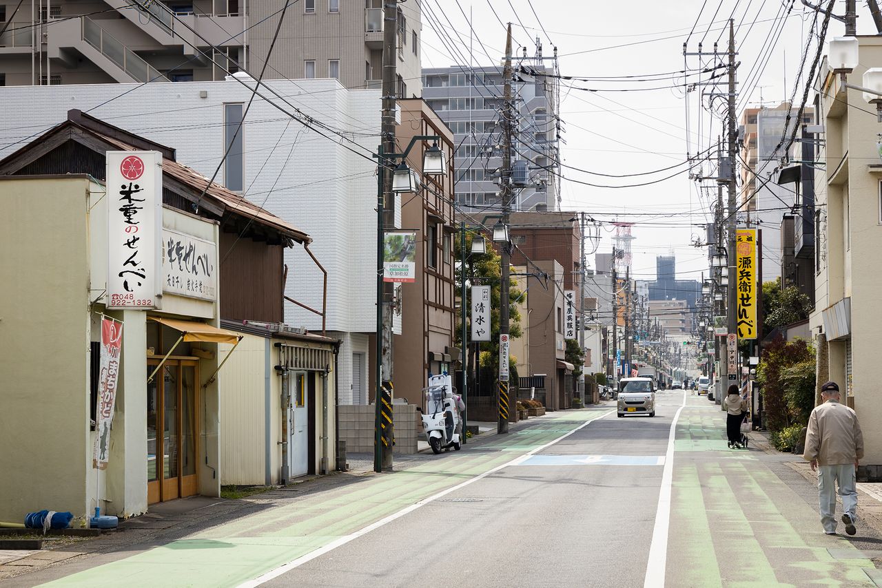 En el antiguo camino de Nikkō hay varios establecimientos que venden Sōka Senbei.