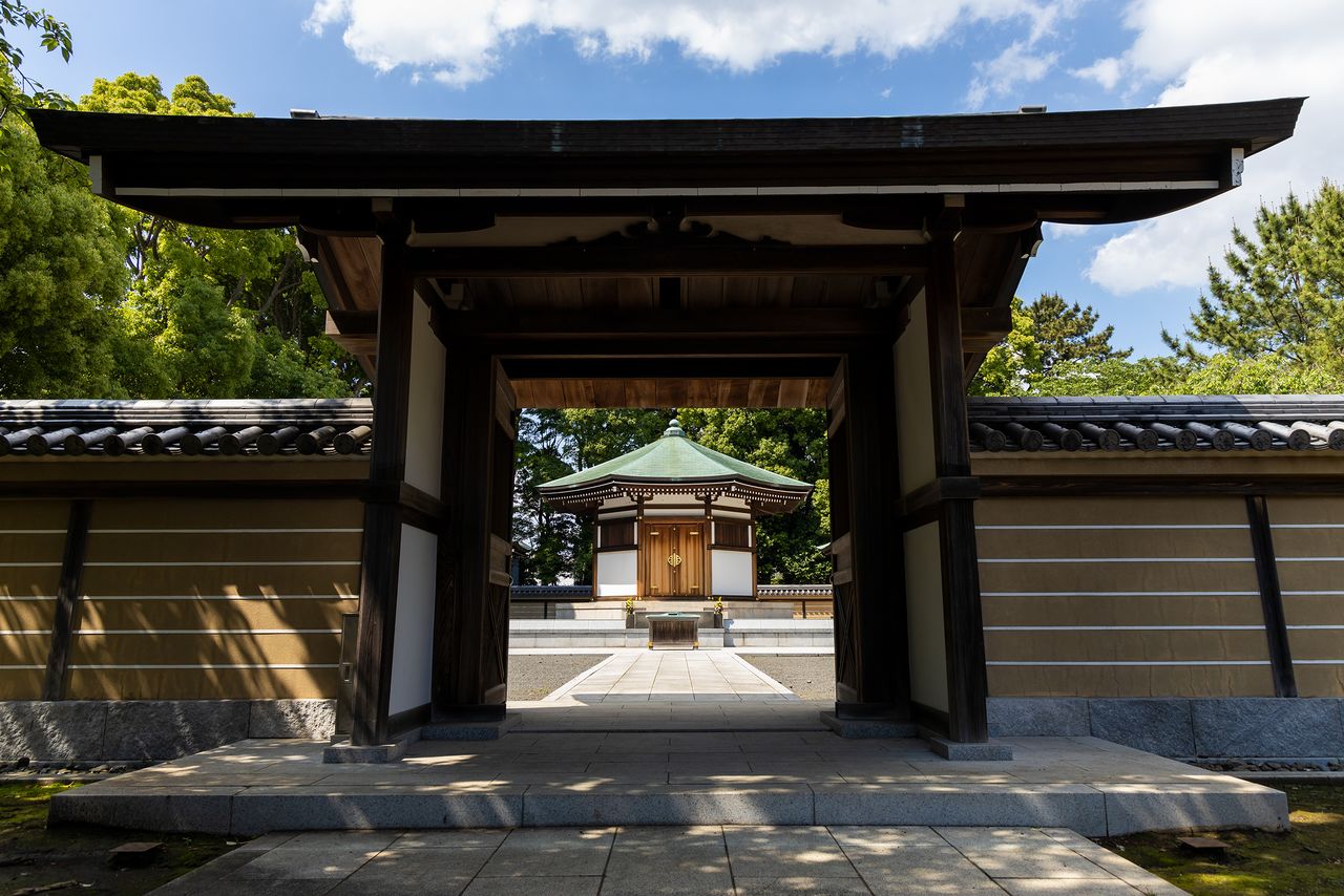 El mausoleo Hakkakudō, que alberga las cenizas de Nichiren.