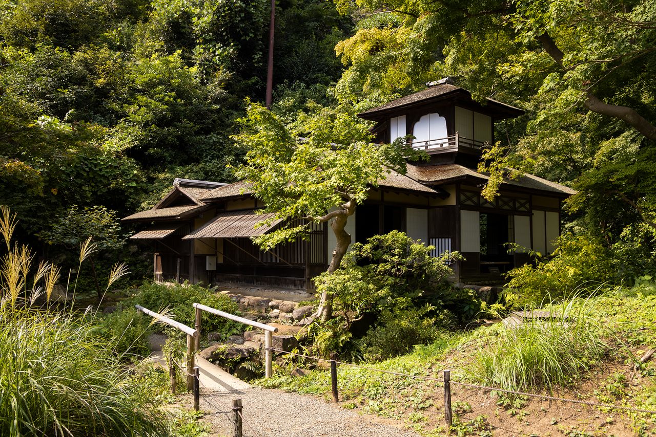 El último edificio, el Chōshūkaku, fue traído por Sankei en 1922. Es una estructura de varias plantas que guarda relación con Tokugawa Iemitsu y Kasuga no Tsubone, que se trasladó desde el castillo de Nijō de Kioto y está designado como patrimonio cultural de importancia nacional.