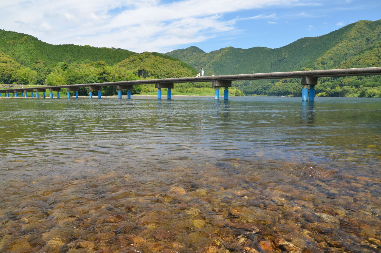 El puente Sada-chinka se encuentra la parte baja del curso del río Shimanto.