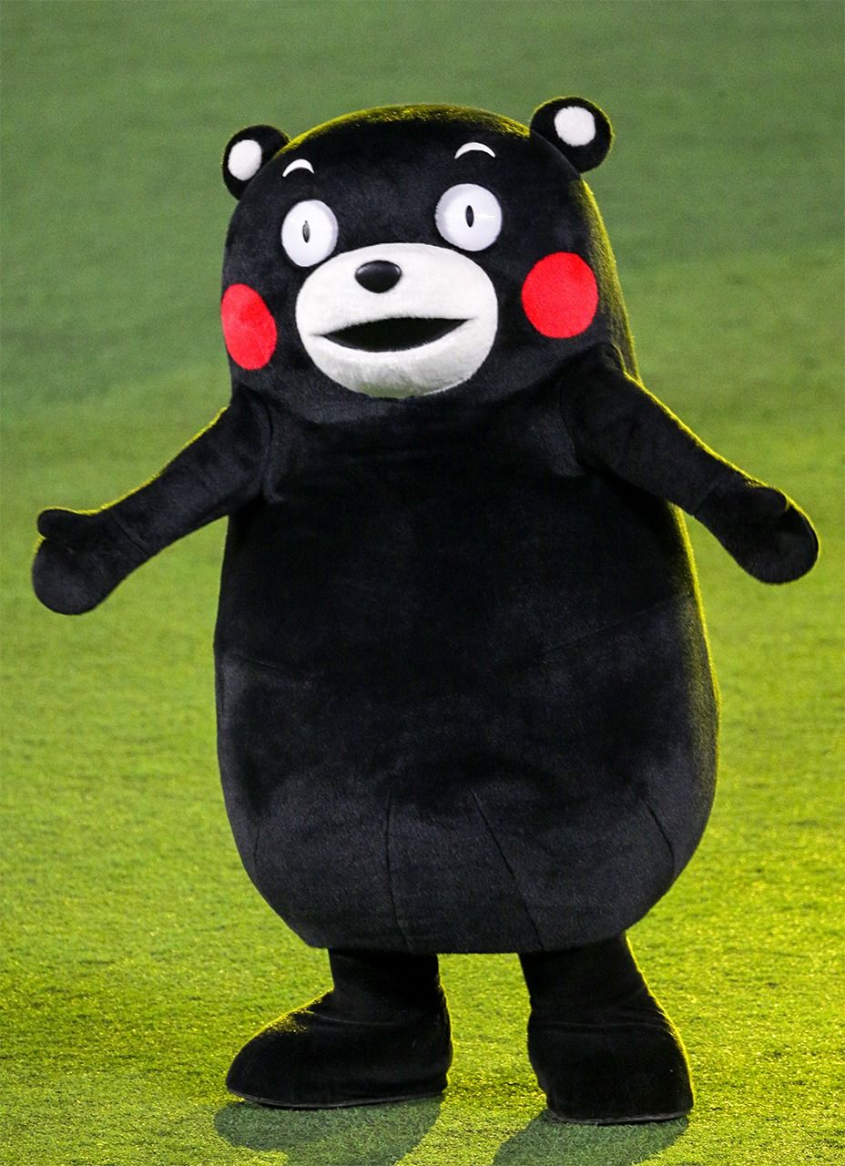 Kumamon, la mascota oficial de Kumamoto, es uno de los yuru kyara más populares de Japón. (© Jiji)