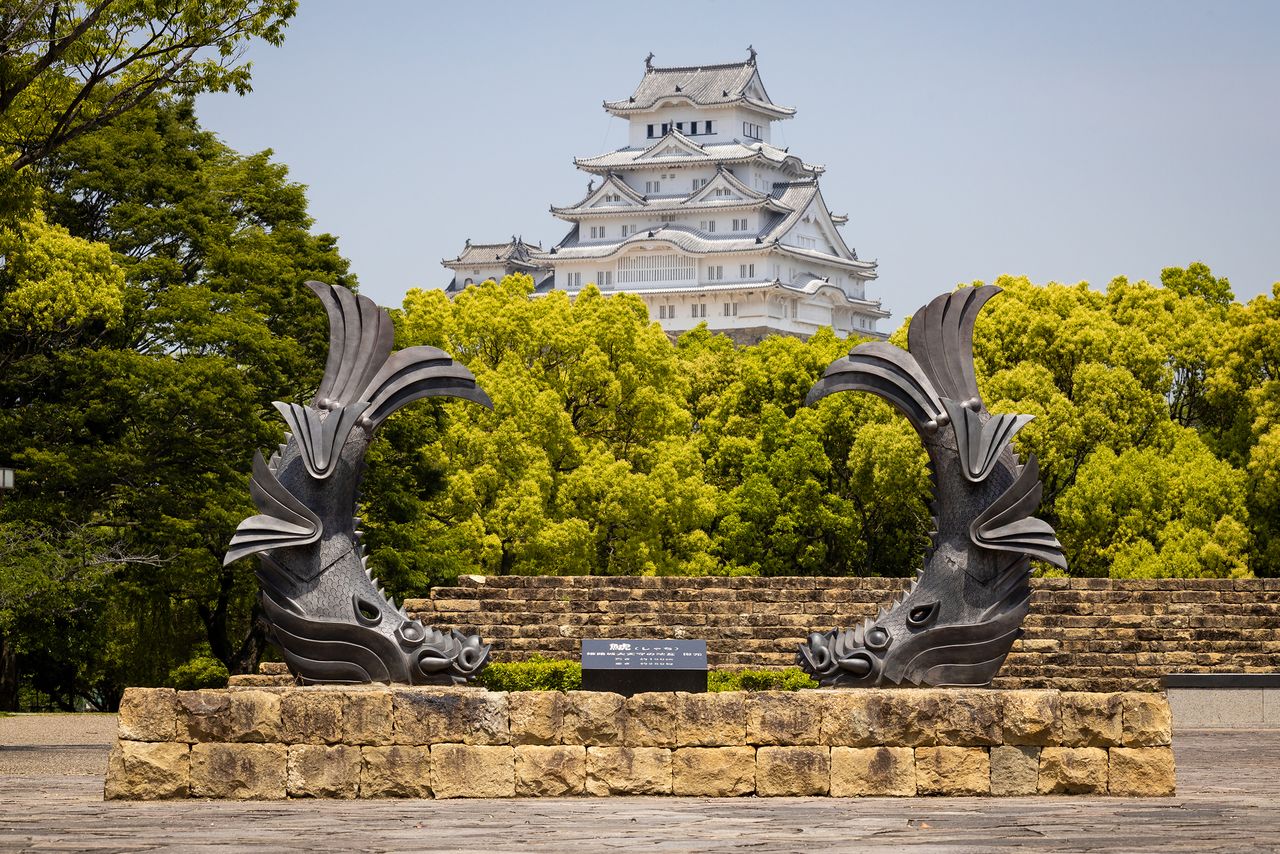 Los Sachigawara del castillo reproducidos a tamaño real. Es el lugar perfecto para hacer una fotografía conmemorativa.