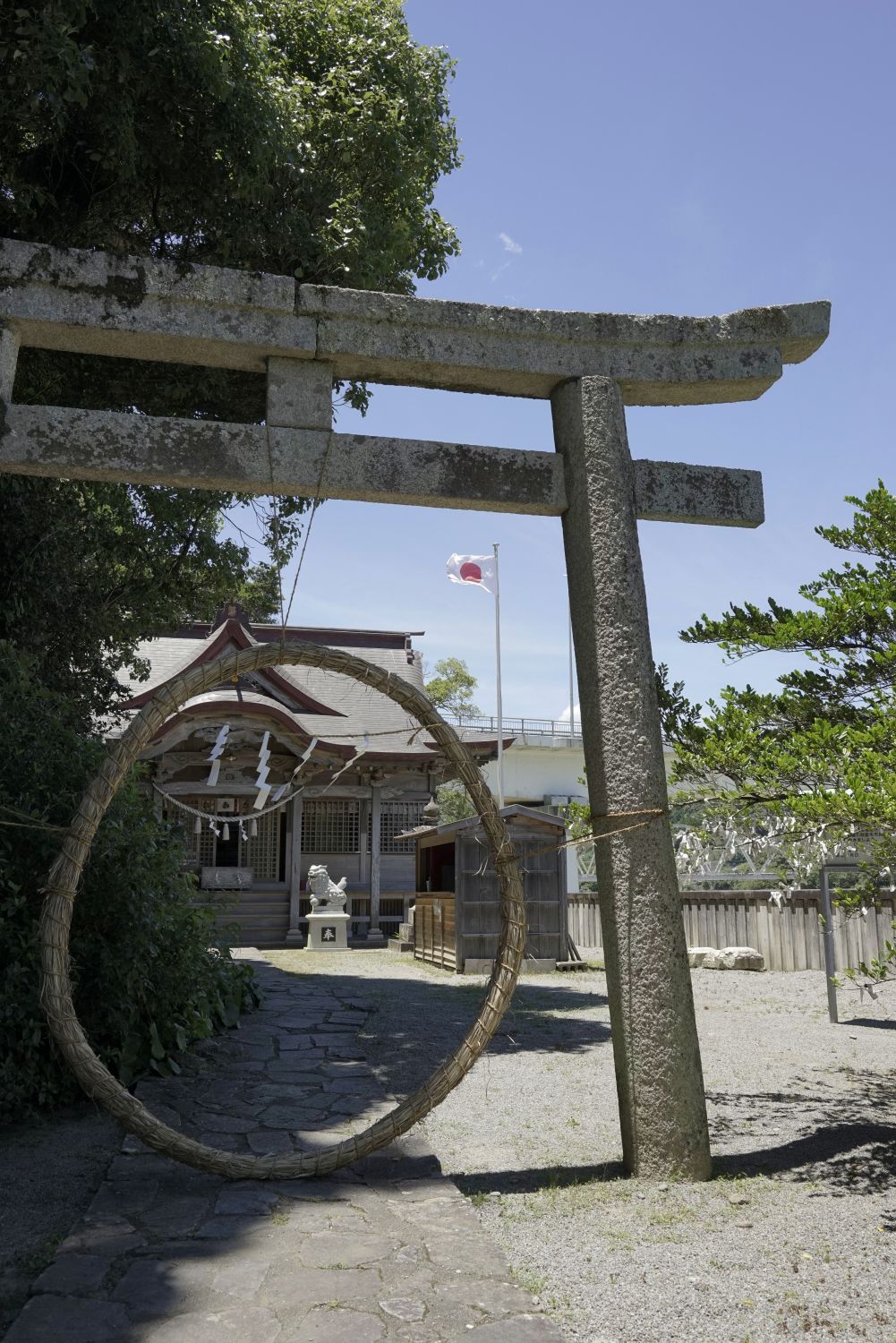 El santuario Tateiwa. Fotografía: Ōsaka Hiroshi.