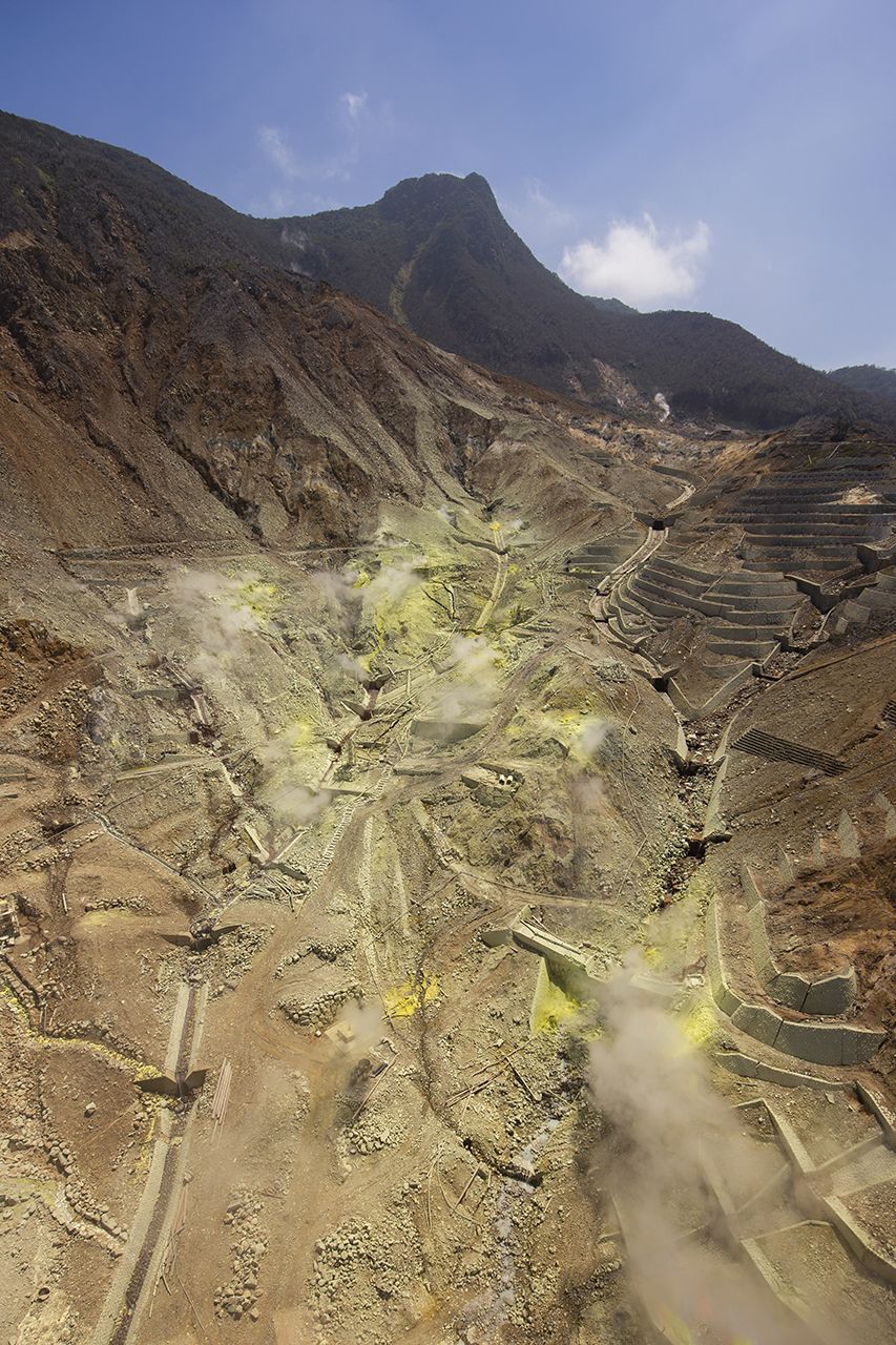 Ōwakusawa y el monte Kanmurigatake fotografiados desde el teleférico.