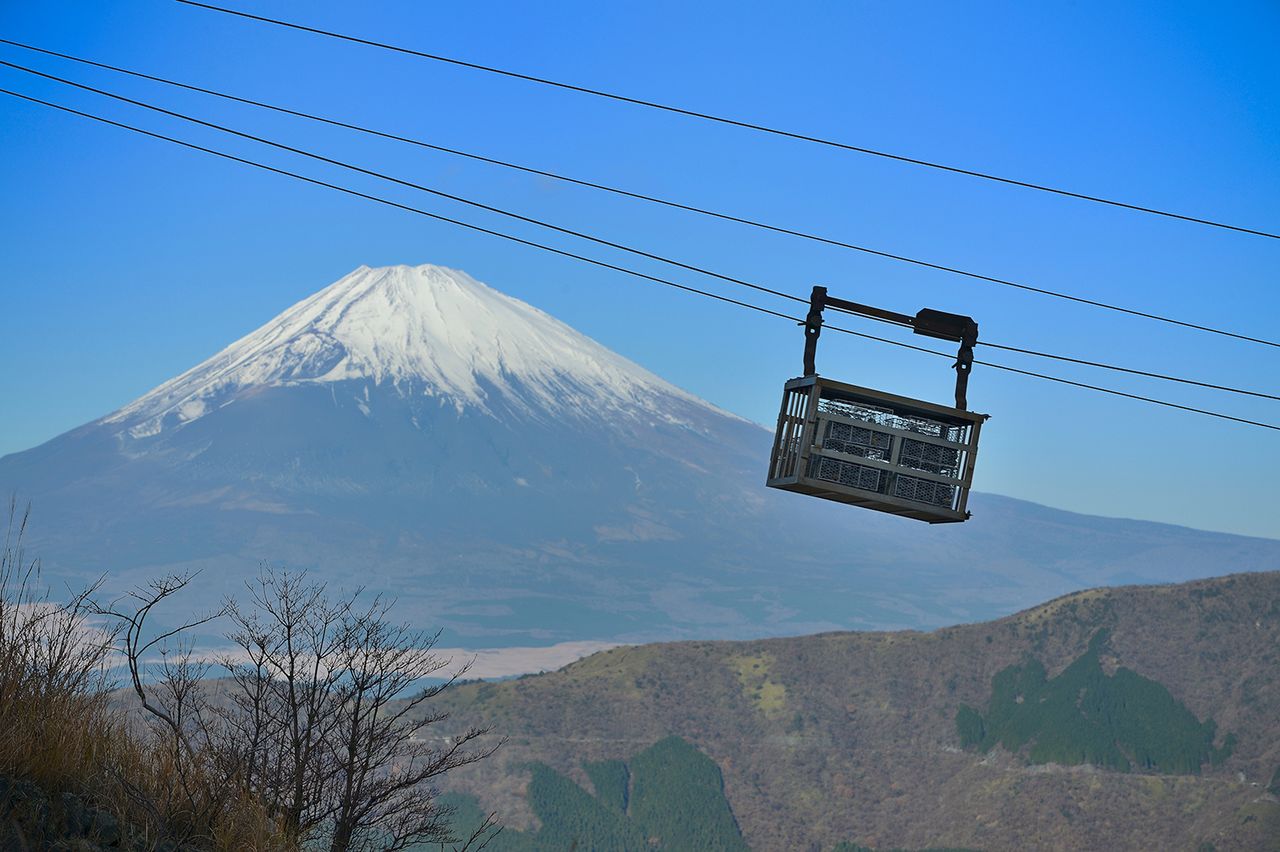 Se transportan inmediatamente por un teleférico especial y se venden en caliente. Fotografía cortesía de Ōwakudani Kurotamago Kan.
