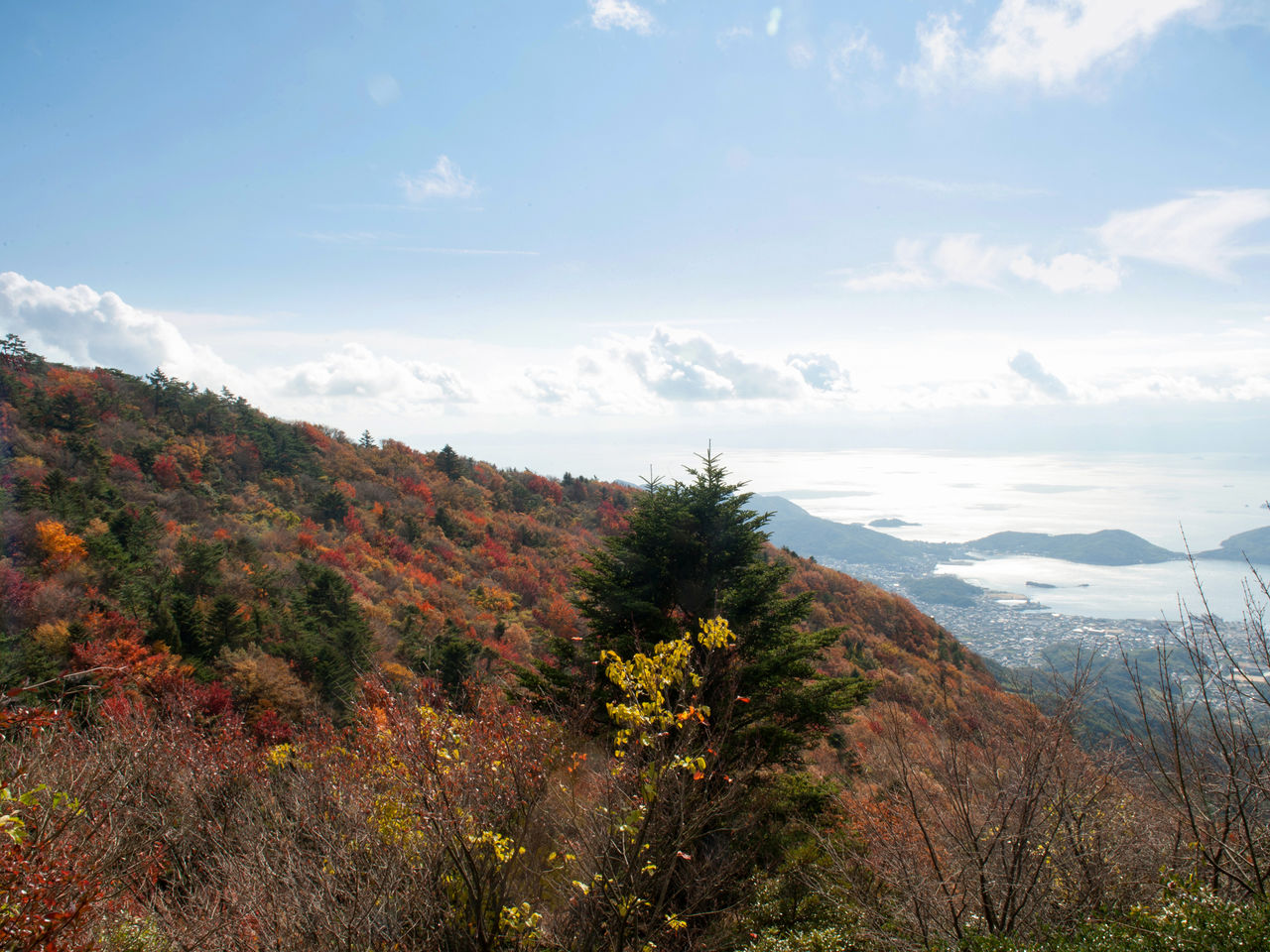 Vistas desde el pico oriental del monte Hoshigajō.
