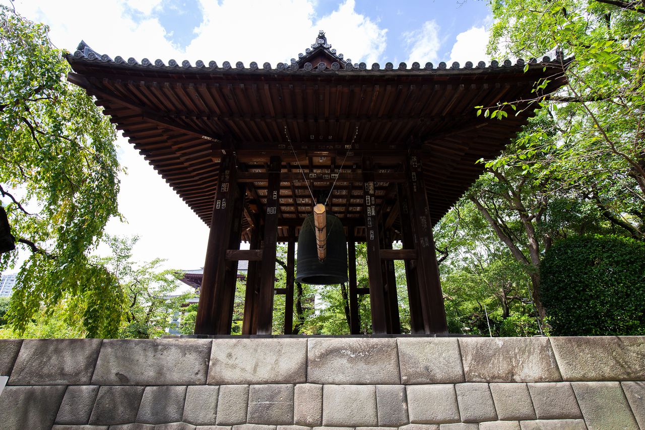 La gran campana, una de las tres más famosas de Edo. 