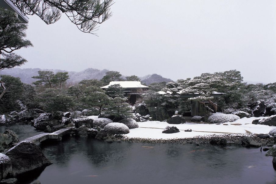 La vista del jardín con estanque del Museo de Arte Adachi en invierno. (Imagen por cortesía del Museo de Arte Adachi. Queda prohibido reutilizar o copiar la imagen)