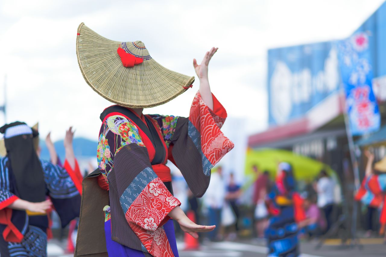 Bon-odori de Nishimonai, prefectura de Akita. (© Pixta)