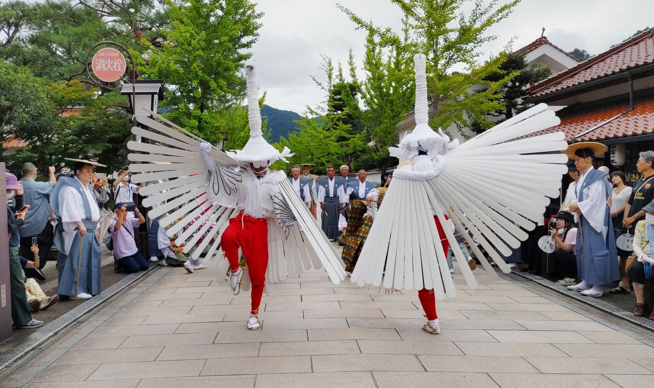 Sagi-mai del santuario Yasaka en Tsuwano, en la prefectura de Shimane. (© Jiji)