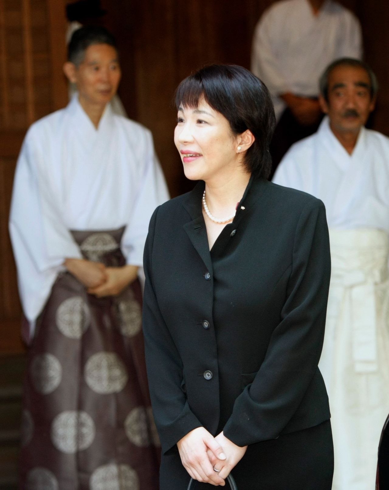 Takaichi Sanae en el santuario de Yasukuni el 15 de agosto de 2007. (© Reuters)