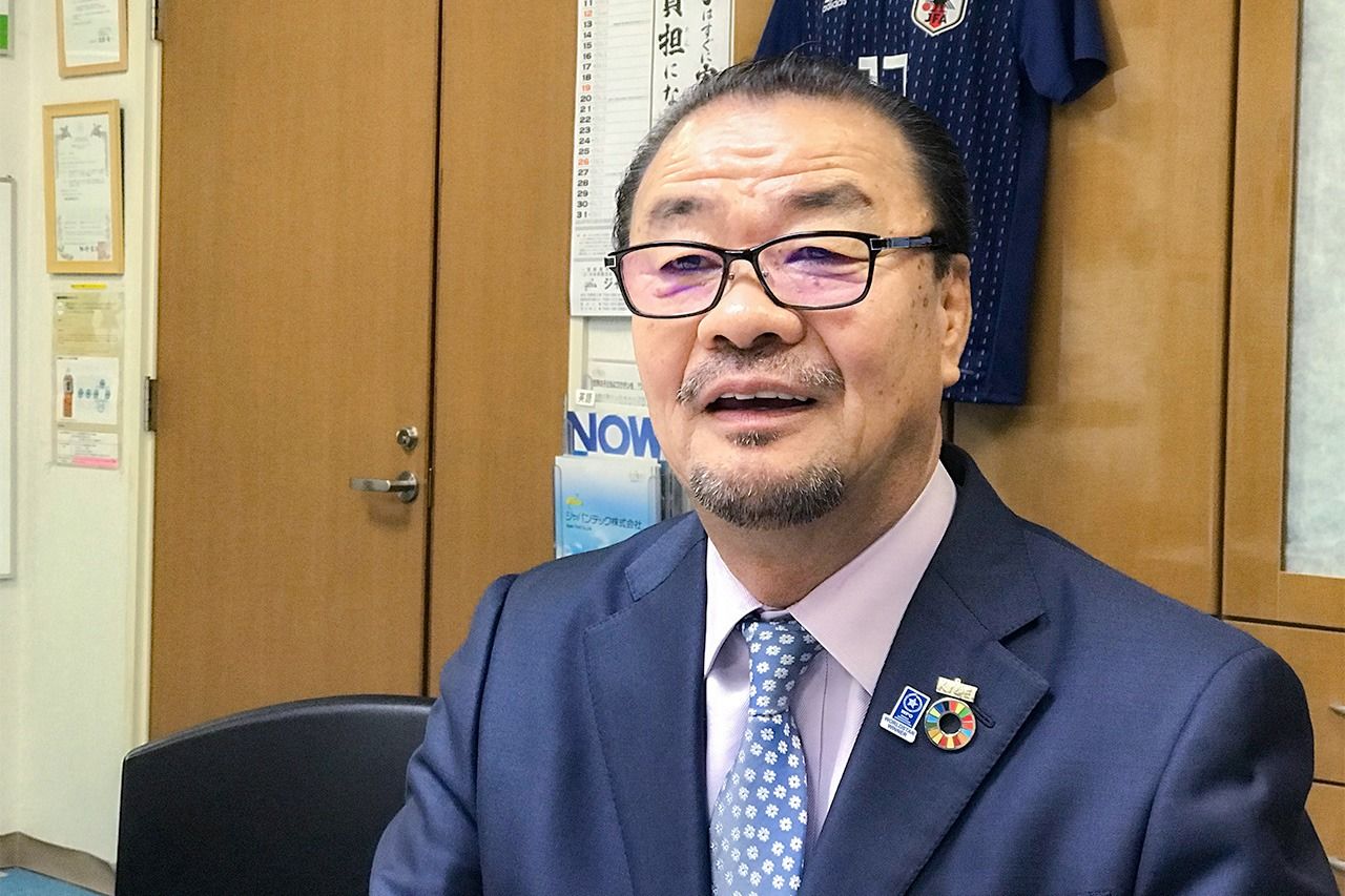 Furusawa Eiichi, presidente de la empresa Kyōei Sangyō, que ha hecho realidad el reciclaje de botella a botella.