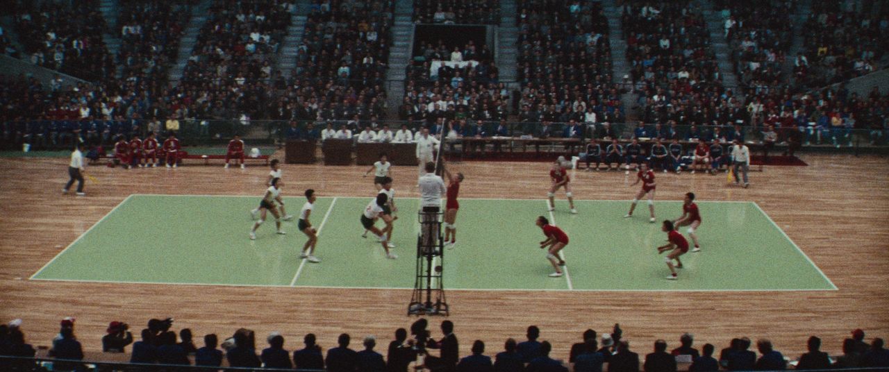 El momento en el que la selección femenina de vóleibol de Japón lograba la medalla de oro en los Juegos Olímpicos de Tokio 1964. (©UFO Production)