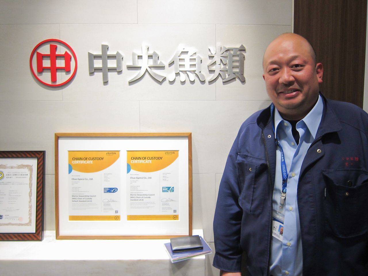 Sekine Takayuki, empleado de Chūō Gyorui al que se le ocurrió la idea de comercializar las bandejas de atún Maguro Sankan’ō (imagen del autor).