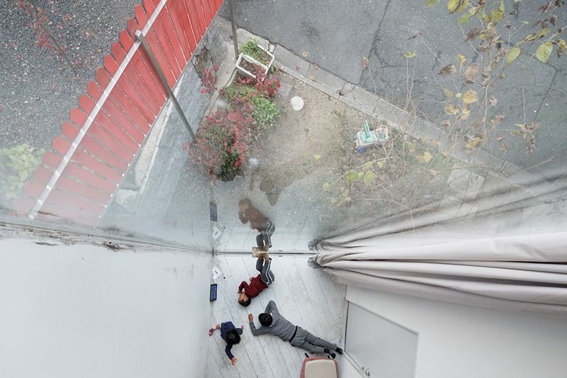 Desde la habitación de los niños en el primer piso también se ve el salón.