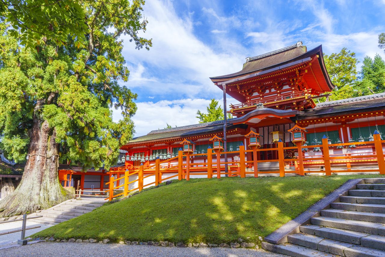 Edificio principal del Gran Santuario de Kasuga o Kasuga Taisha. (© PIXTA)