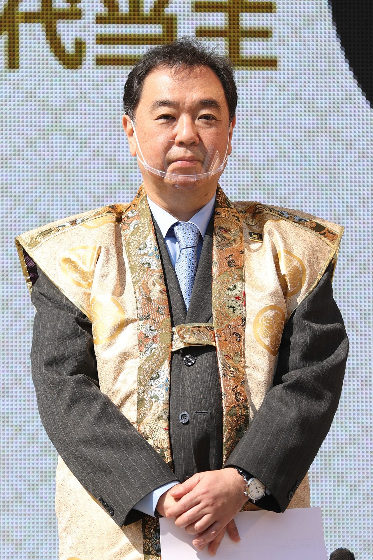 Tokugawa Iehiro se convirtió en el decimonoveno jefe del clan Tokugawa en enero de 2023, la primera sucesión en cerca de 60 años. Trabaja como comentarista político y económico y dirige la Fundación Conmemorativa Tokugawa. (© Jiji Press)