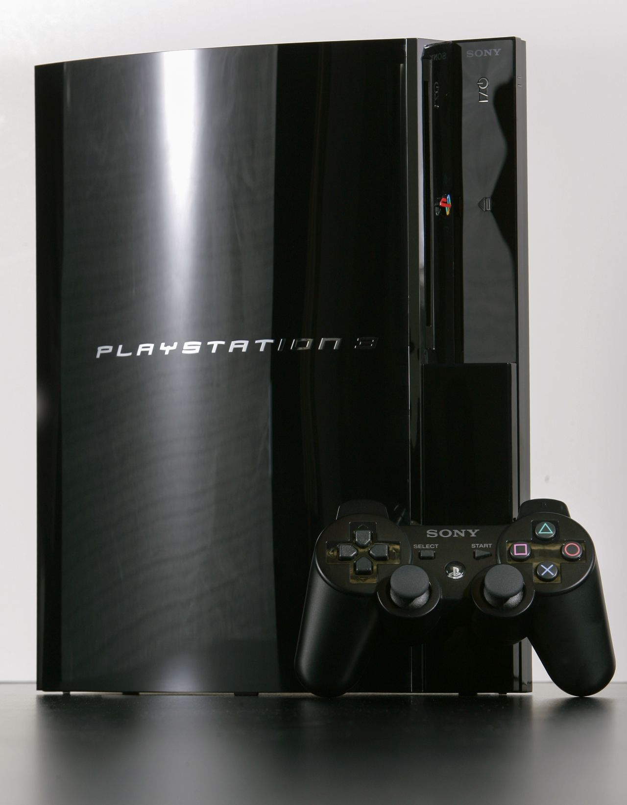 El alto precio venía de la capacidad de su disco duro, 13 de noviembre de 2006, Estados Unidos. (Reuters)