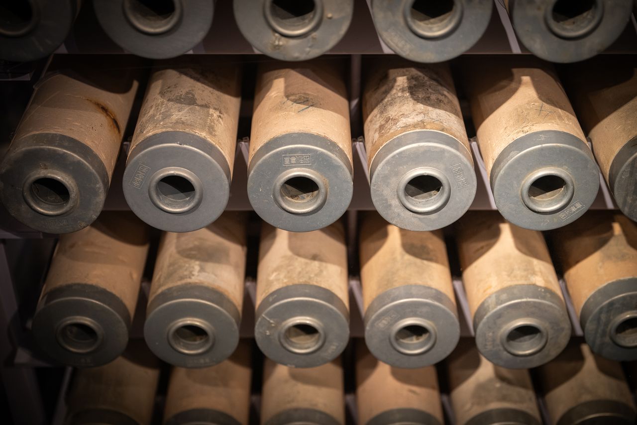 Tubos de filtración que conservaba Ban Shigeo, todos marcados con las palabras “secreto militar”. Eran seguramente artículos necesarios en el campo de batalla.