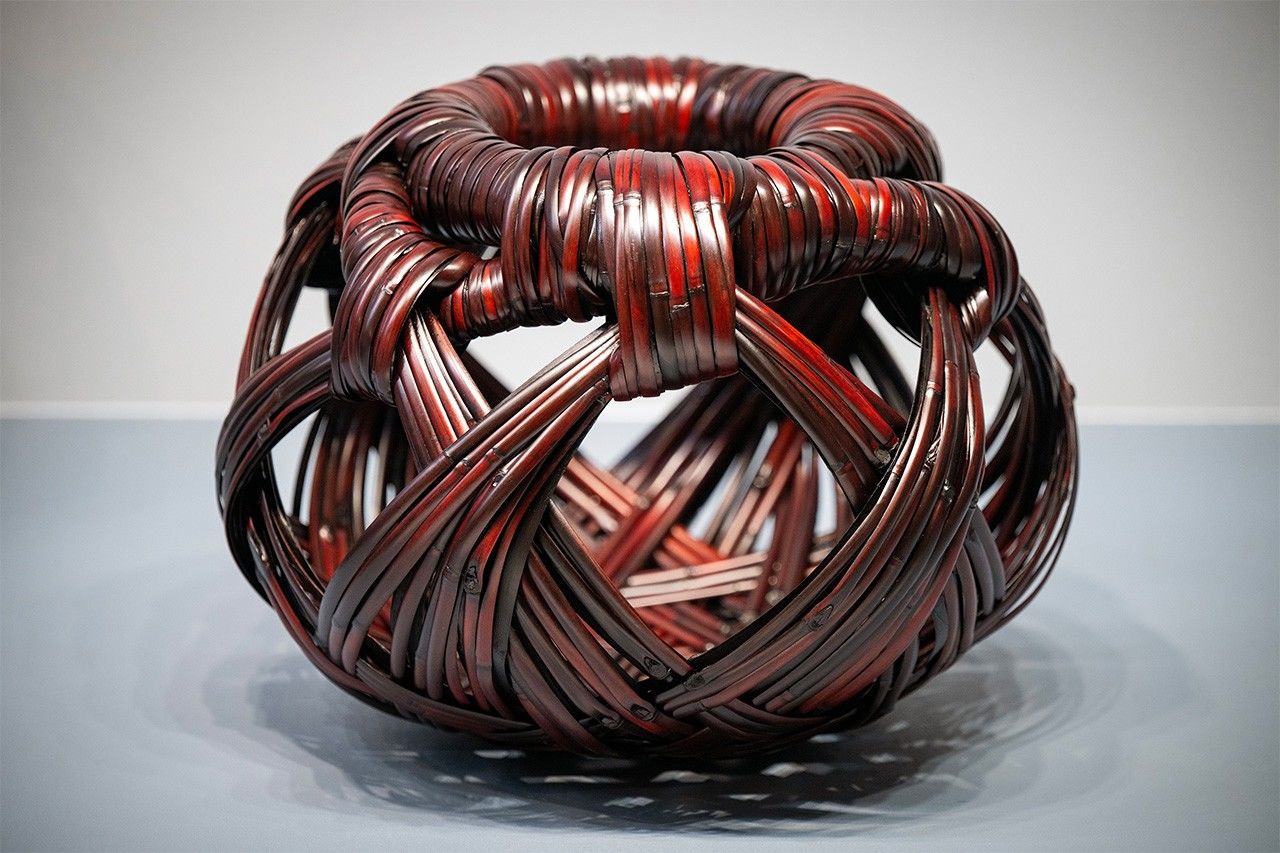 El florero-cesta Shunchō. (2024)