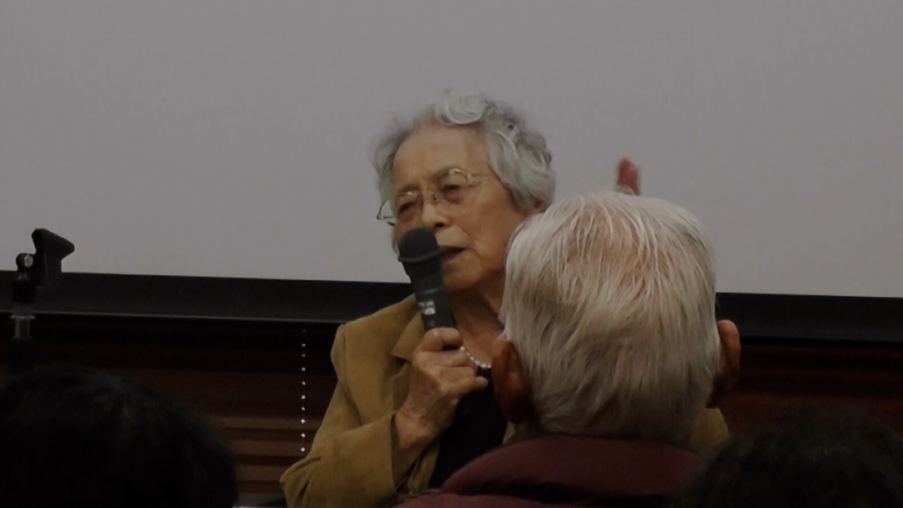 En 2013 Yasue Yoshiko reveló la verdad sobre el “entretenimiento sexual” de posguerra en el Museo Conmemorativo de la Paz para Pioneros de Manchuria, en Nagano (Japón). (© TV Asahi)