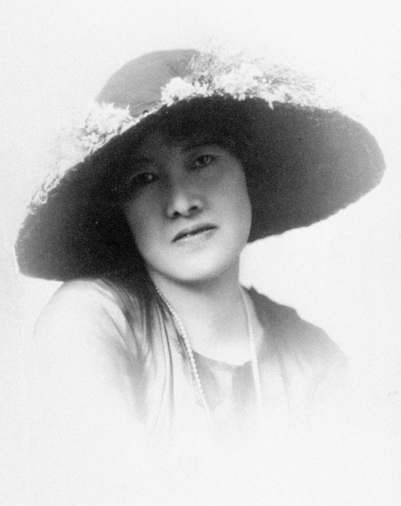 Fotografía de presentación de Akiko en Ai no sōsaku (“La creación del amor”), colección de ensayos publicada en 1923. (Kyōdō Press)