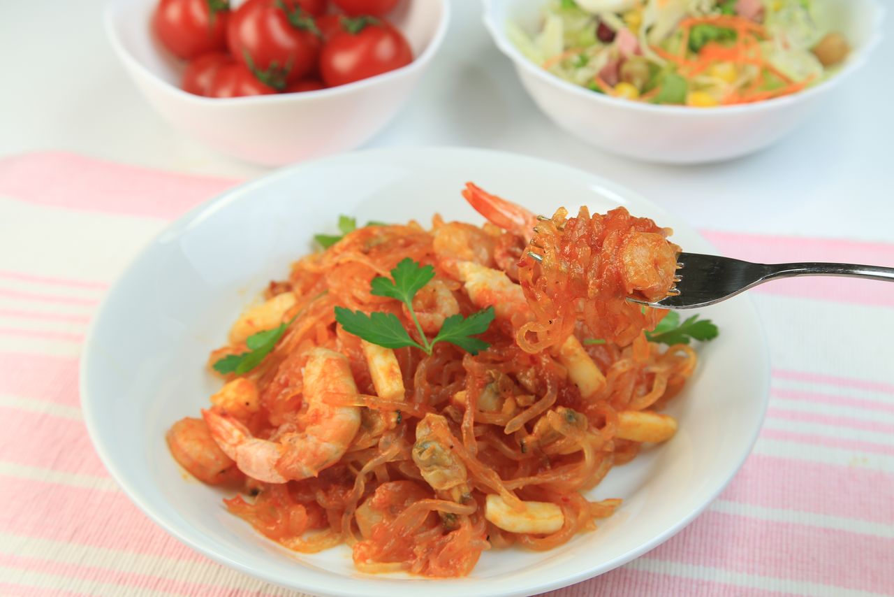 Pasta de estilo pescatore hecha con fideos de konjac. (Pixta)