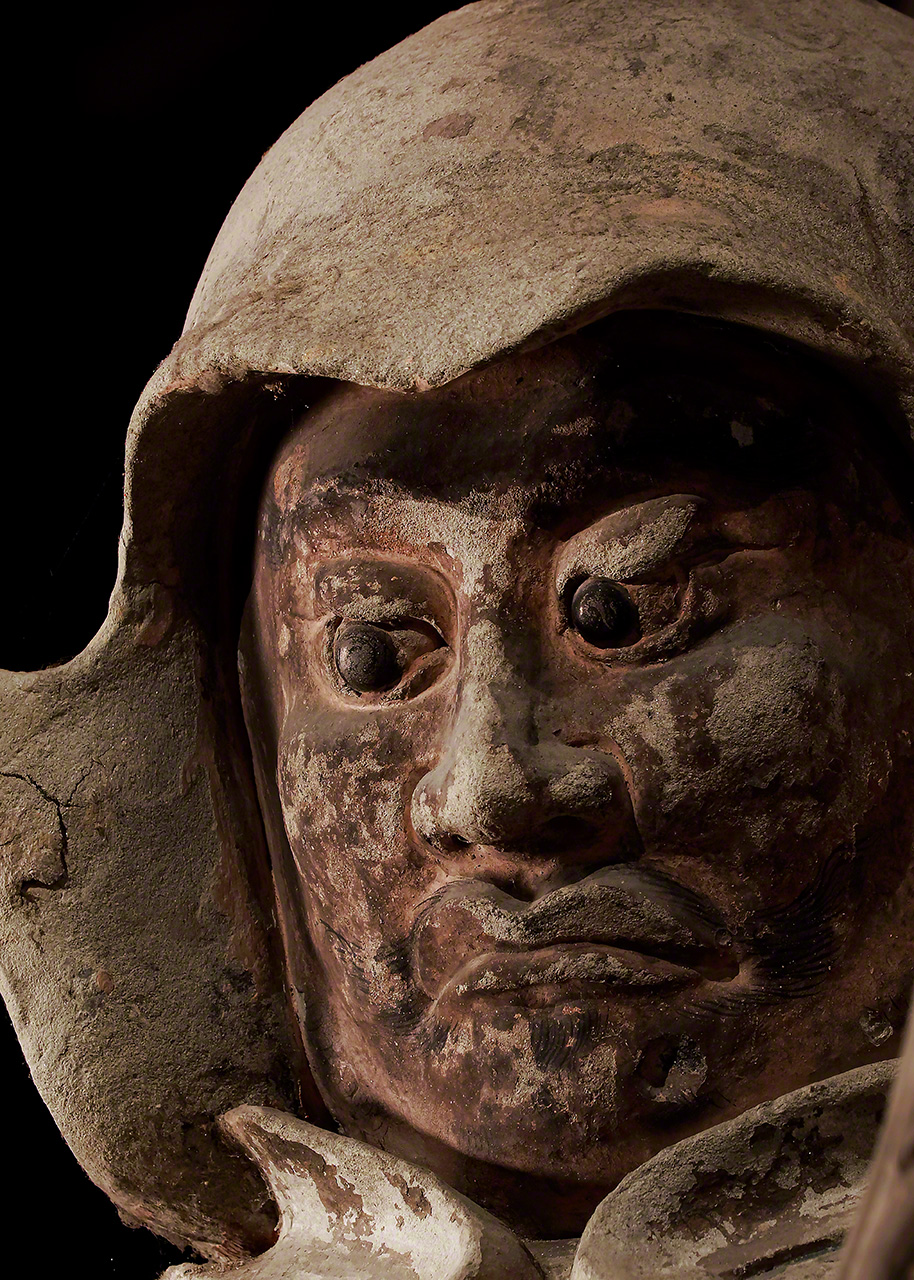 Antera (tesoro nacional, catalogado como Bazara), signo del Mono (Saru).