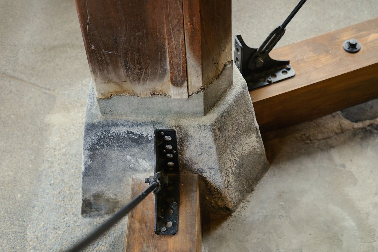 Pilar pentagonal sobre el que se sostiene el edificio.