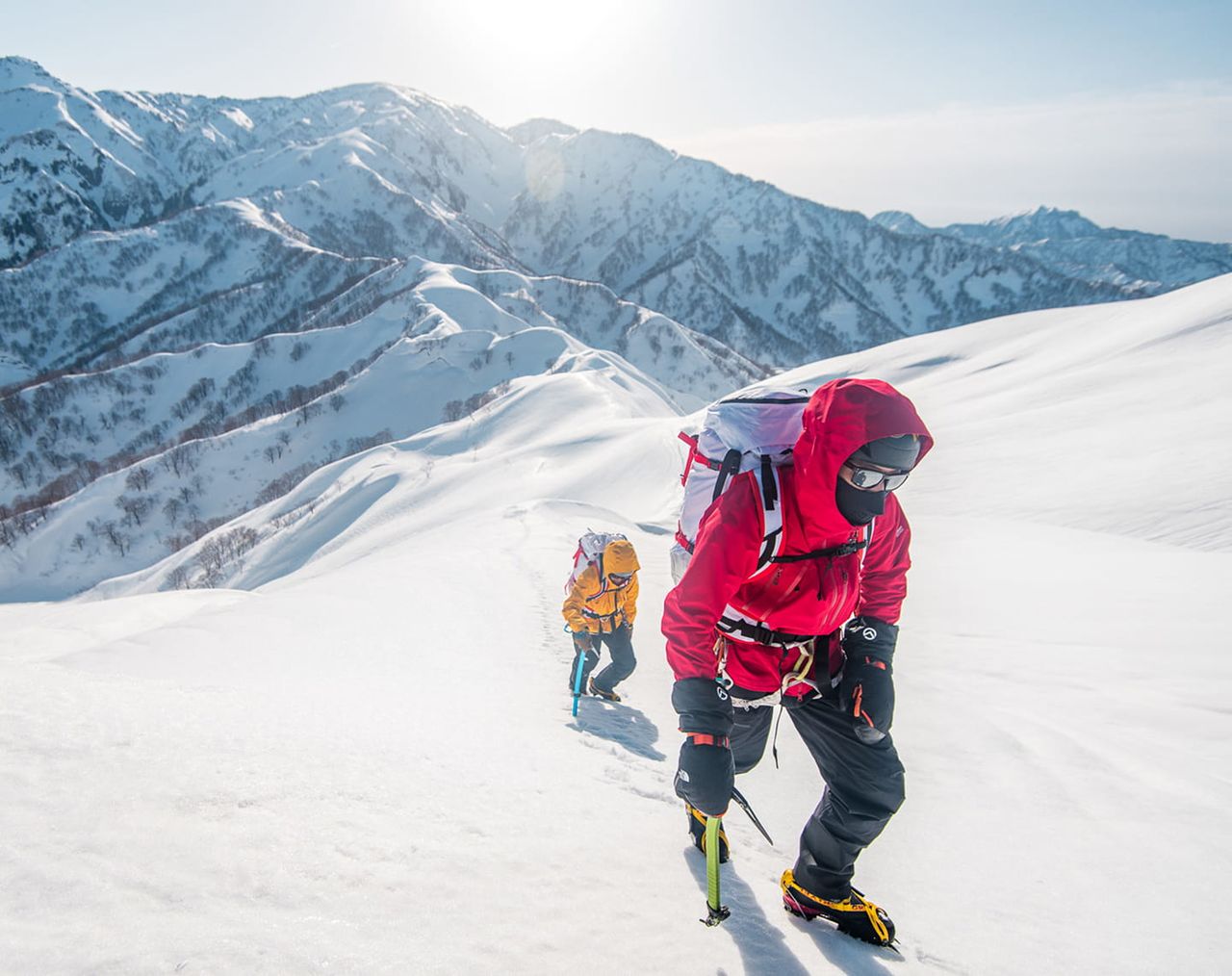 La línea de productos de The North Face incluye una serie de montañismo profesional desarrollada en colaboración con los atletas y aventureros que la utilizan. (© Goldwin)