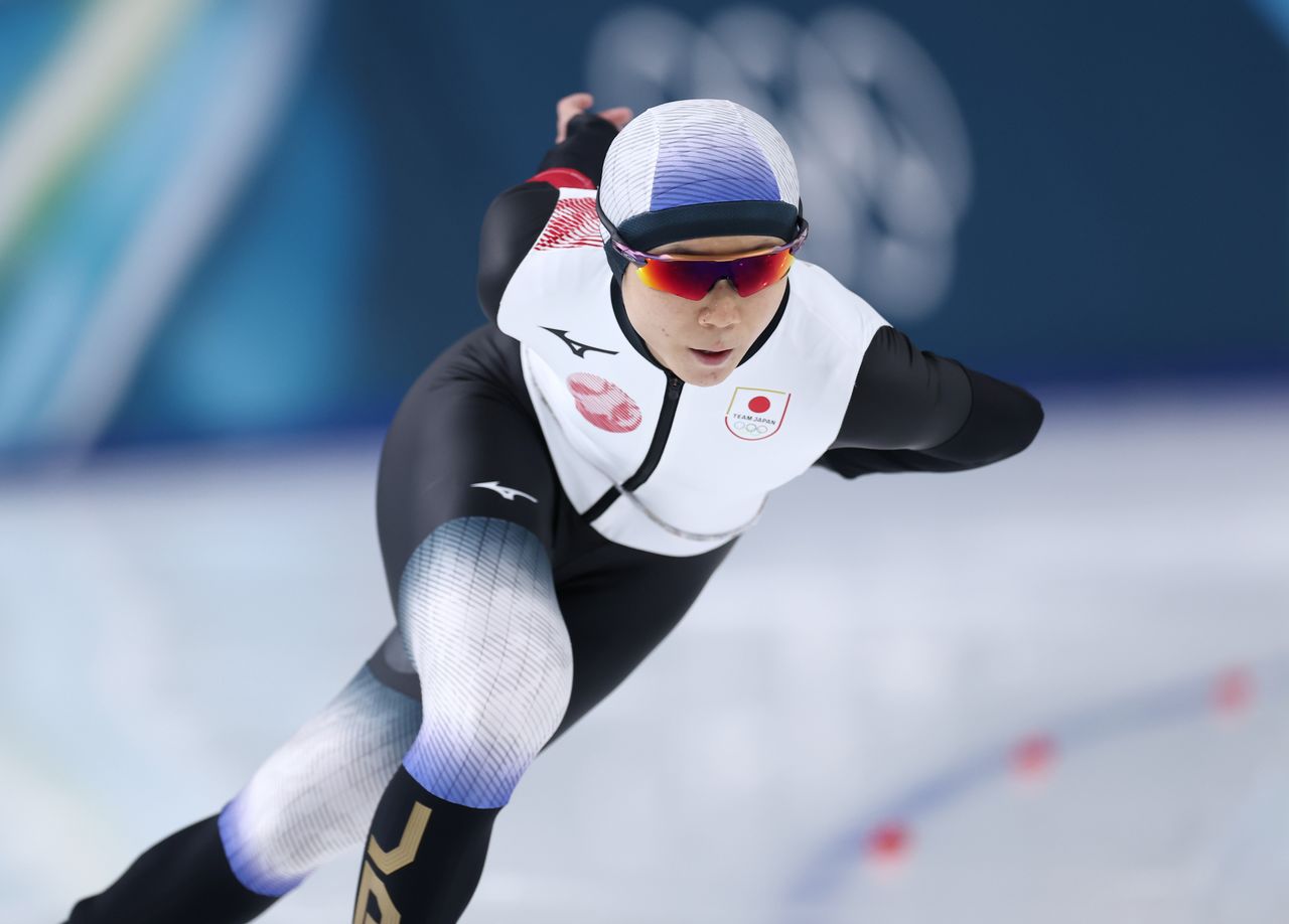 Takagi Miho en la prueba femenina de 1.500 metros de patinaje de velocidad en Milán-Cortina el 20 de febrero de 2026. (© Jiji)