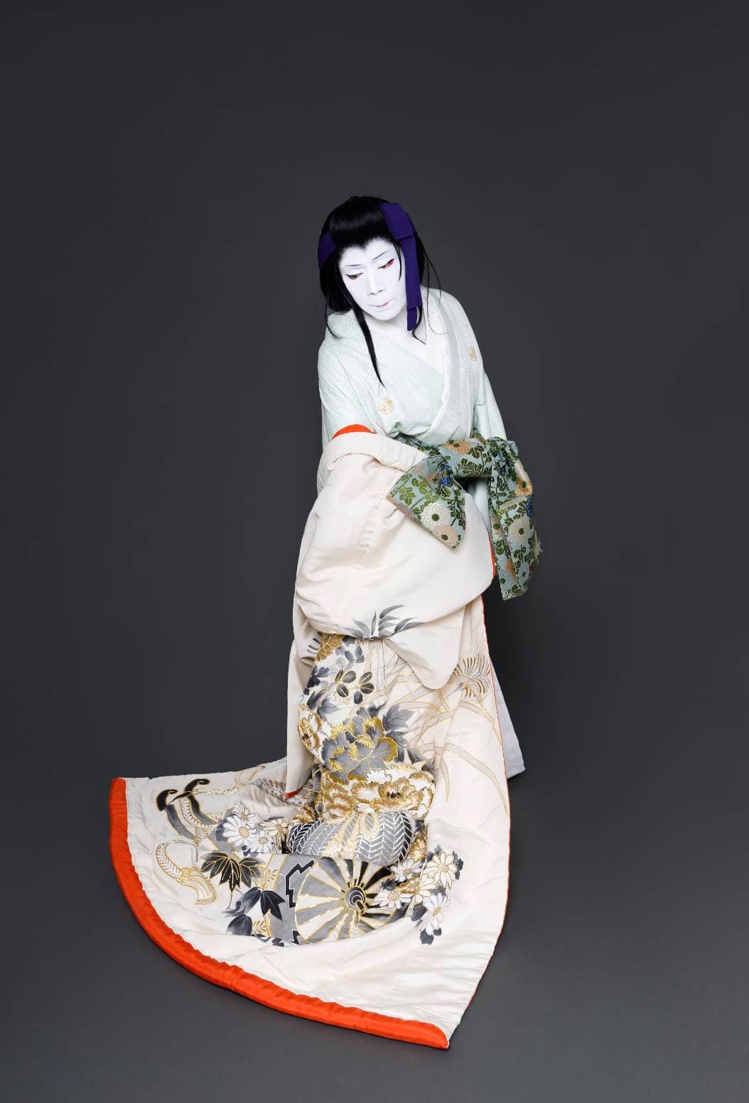 Como Fedra, heroína de una obra en la que se autodirigió. (Fotografía de Taguchi Masami)