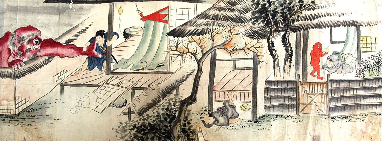Sección del rollo Inō mononoke roku emaki (nombre provisional), de la época Edo. Suceso ocurrido el 1 de julio de 1749. A la izquierda está Heitarō, agarrado por el brazo de un gigante que se asoma sobre la pared. En la casa de Gonpachi (a la derecha), vecino que había participado en la prueba de valor con Heitarō, también aparece un monstruo con un único ojo (Imagen cortesía de del Archivo del Museo Yōkai de Japón en memoria de Yumoto Kōichi - Museo Mononoke de Miyoshi)