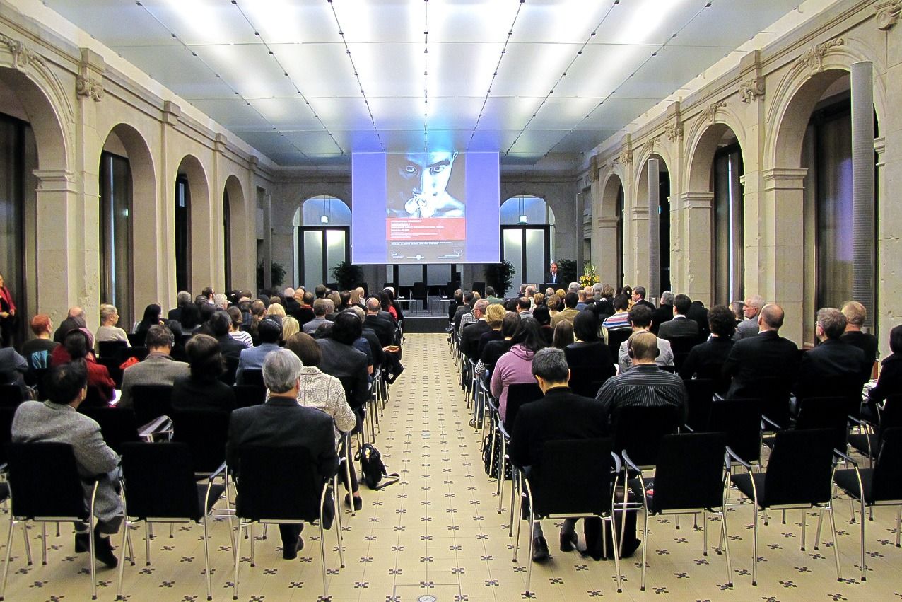 La Conferencia Mishima, 18-20 de marzo, 2010, en la Academia de Ciencia y Humanidades Berlín-Brandemburgo, organizada en cooperación con la Freie Universität Berlin y el Centro Japonés-Alemán Berlín. (© Hijiya Shūji)