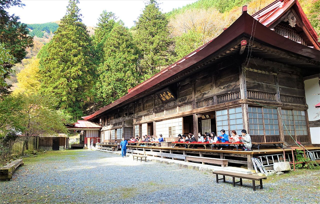 El Taiyōji es un templo zen de la rama Kenchōji de la escuela Rinzai, fundado en 1313 por el tercer hijo del emperador Go-Saga, que era sacerdote budista. El pabellón principal se reconstruyó a mediados del periodo Edo (1603-1868).