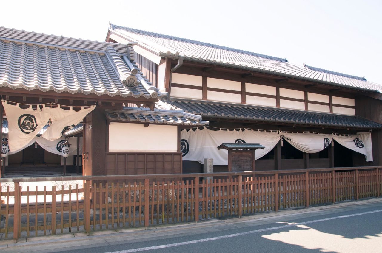 Centro de Documentación del Honjin de Futagawashuku ocupa el edificio reformado de lo que fue el honjin de Futagawashuku, regentado por la poderosa familia Baba entre 1807 y 1870. El edificio sigue siendo uno de los más emblemáticos de la localidad.